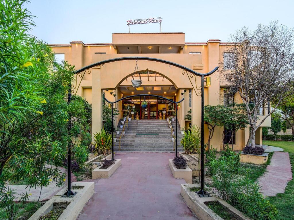 Фатехпур-Сикри: Kadamb Kunj Resort