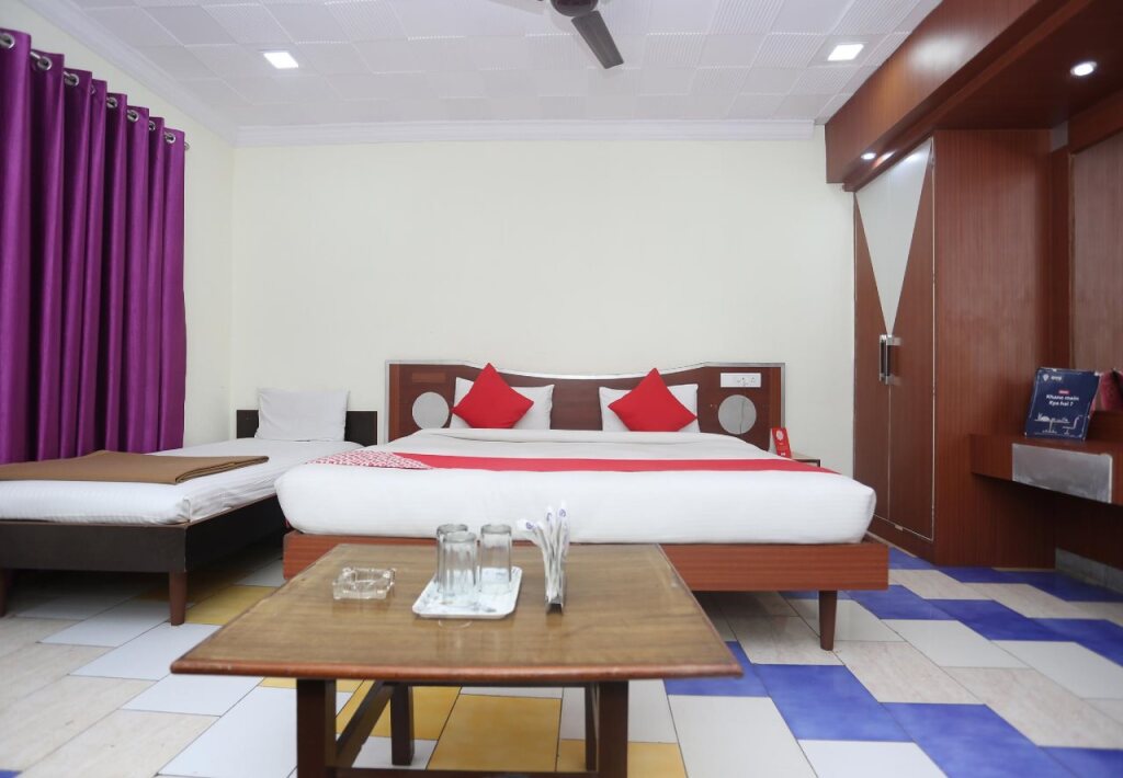 Горакхпур: Hotel Bobina