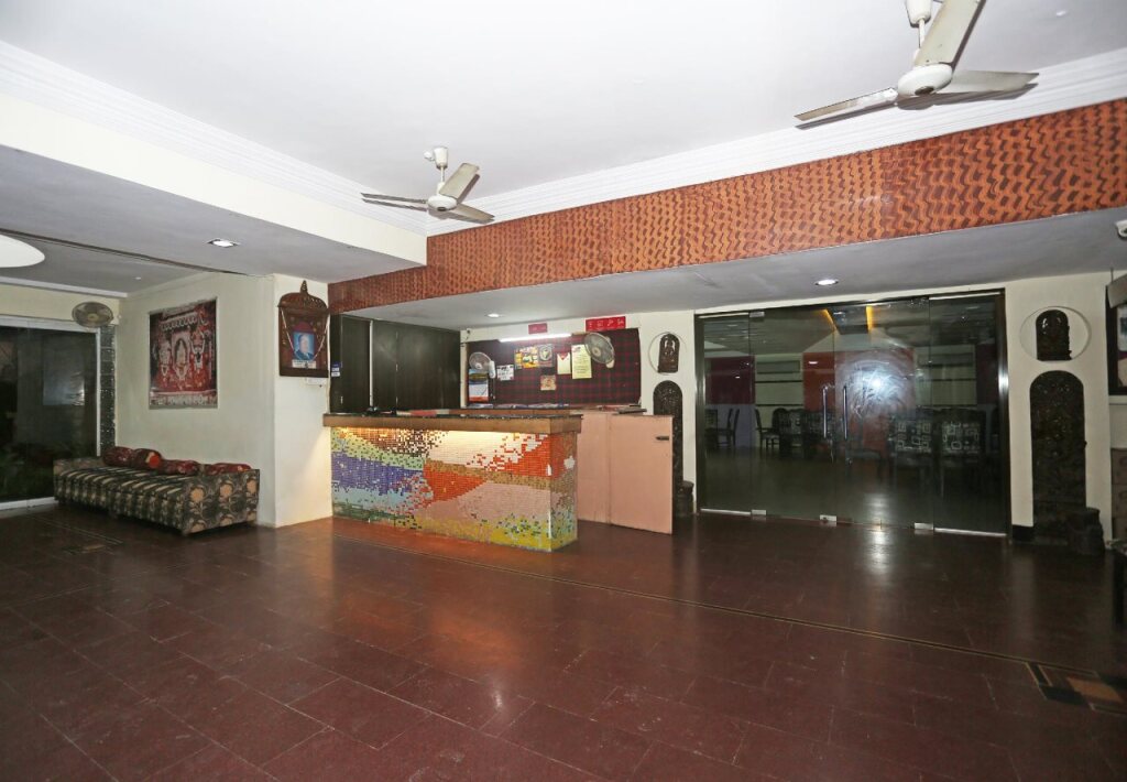 Горакхпур: Hotel Bobina