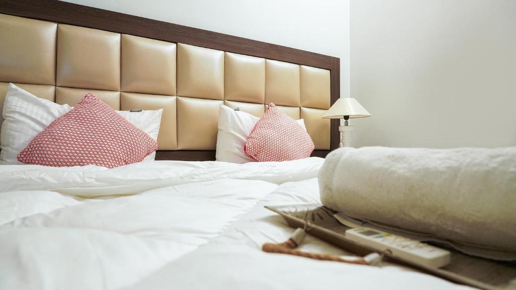 Гуруграм: Lime Tree 2 Bhk serviced Apartment Near Fortis Gurgaon