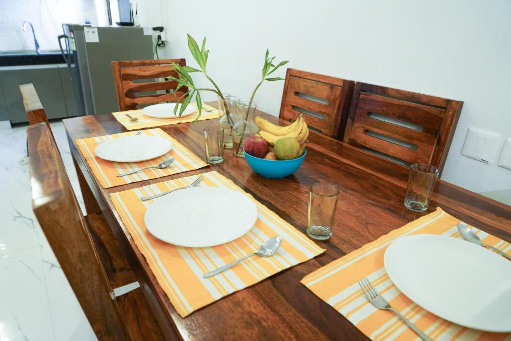 Гуруграм: Lime Tree 2 Bhk serviced Apartment Near Fortis Gurgaon