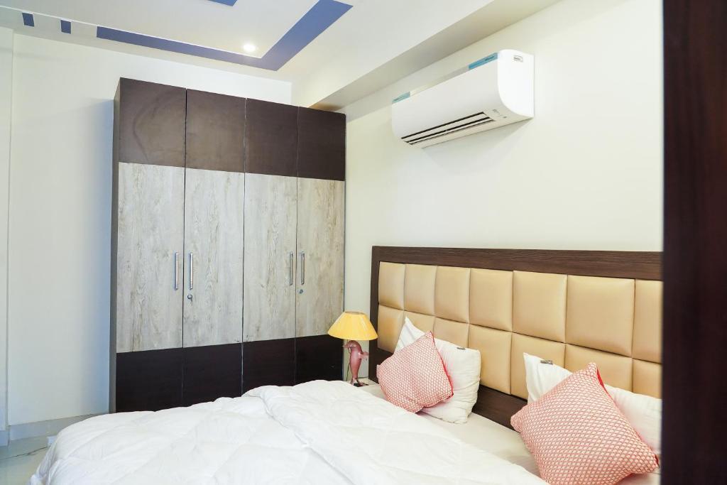 Lime Tree 2 Bhk serviced Apartment Near Fortis Gurgaon — фото 2