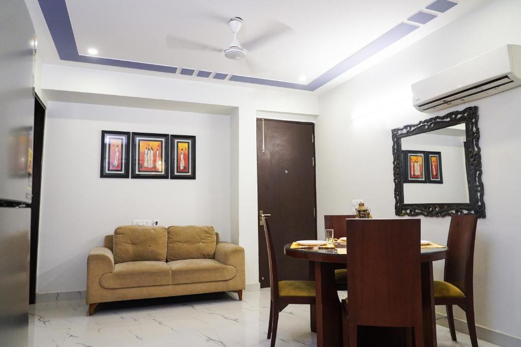 Гуруграм: Lime Tree 2 Bhk serviced Apartment Near Fortis Gurgaon