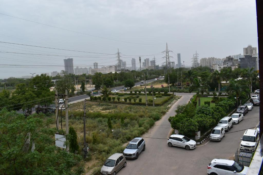 Гуруграм: Lime Tree Hotel Golf Course Extension Rd