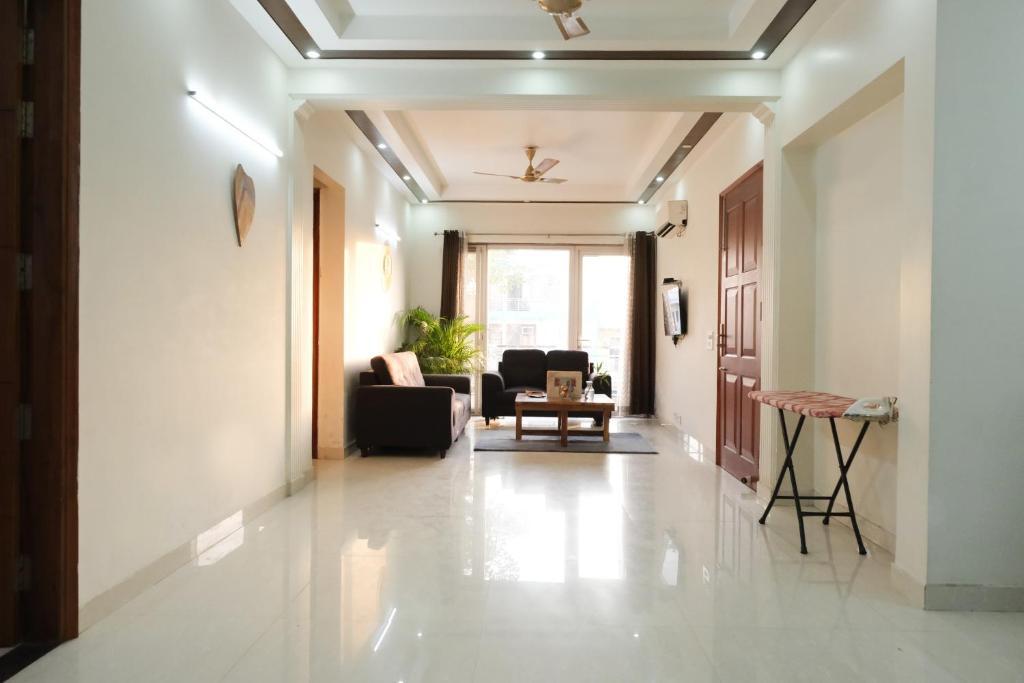 Гуруграм: Lime Tree Hospitality Three BHK Apartment Artemis Gurgaon