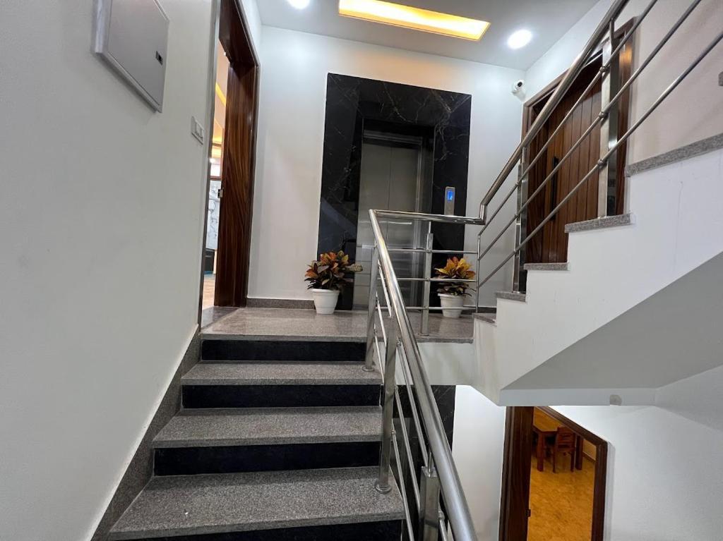 Lime Tree Two Bhk Service Apartment Golf Course Road Gurgaon — фото 2
