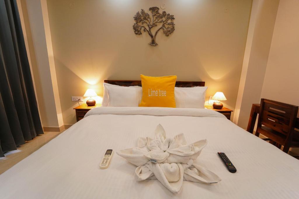 Гуруграм: Lime Tree Two Bhk Service Apartment Golf Course Road Gurgaon