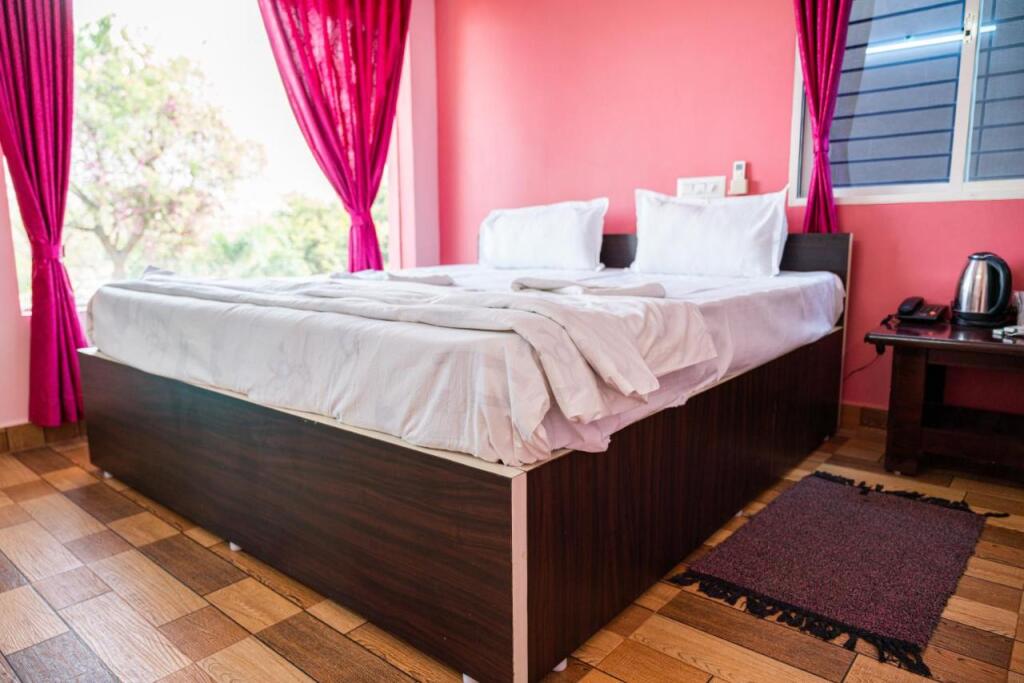 Хоспет: Leo Wooden Resort