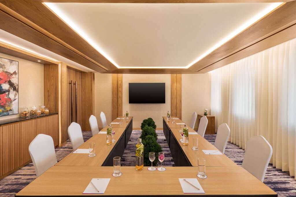 Индаур: Ramada Encore by Wyndham Indore Nipania