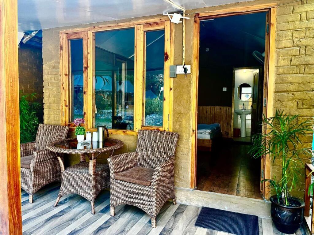 Касоль: Chalo Kasol Huts and Camps