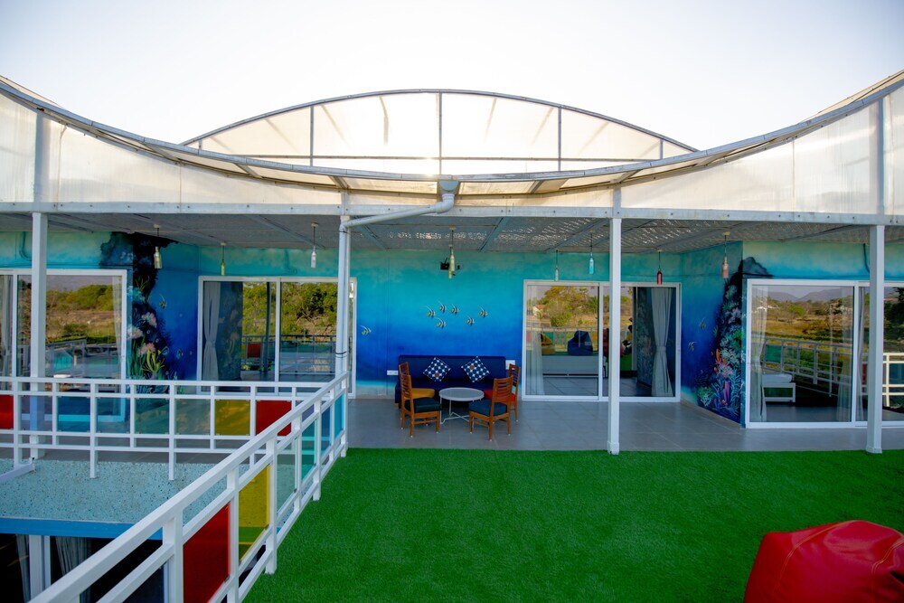 Киим: Abalone Villa