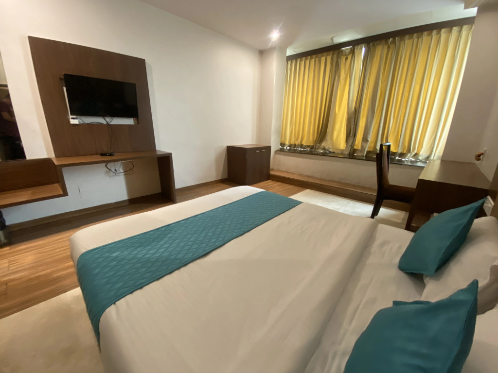 Мумбаи: Hotel BKC Garden near Trade Center, Visa Consulate