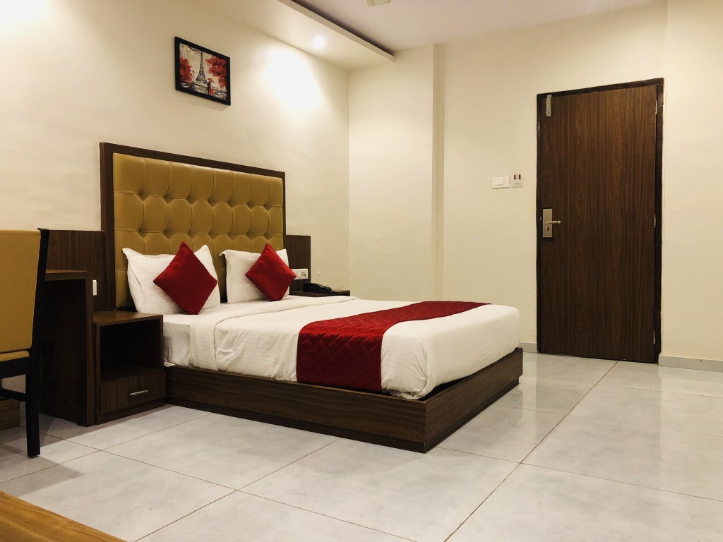Мумбаи: Hotel BKC Garden near Trade Center, Visa Consulate