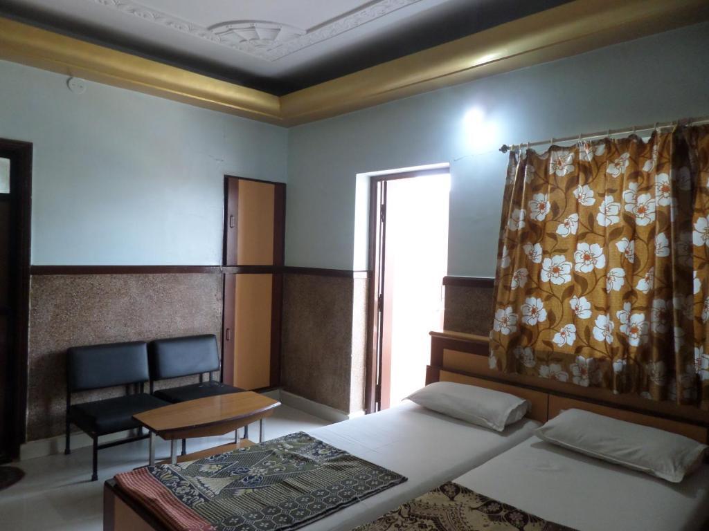 Нашик: Hotel Padma
