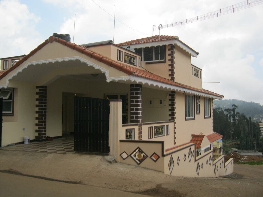 Ути: Anmols impex cottage