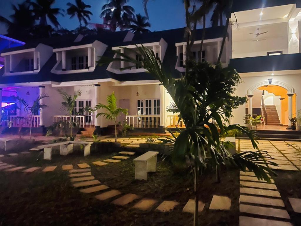 Варкала: Garden Bay Resort