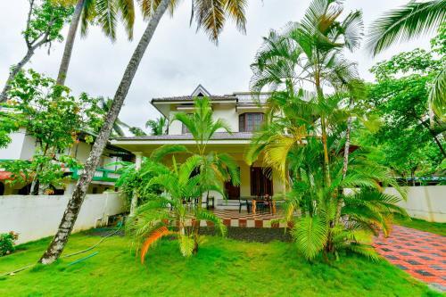 Аллеппи: Lake Castle Alleppey villa