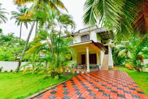 Аллеппи: Lake Castle Alleppey villa