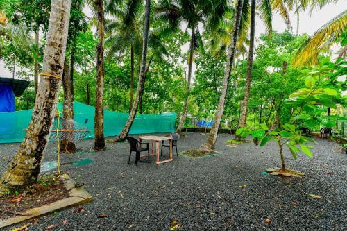 Аллеппи: Lake Castle Alleppey villa