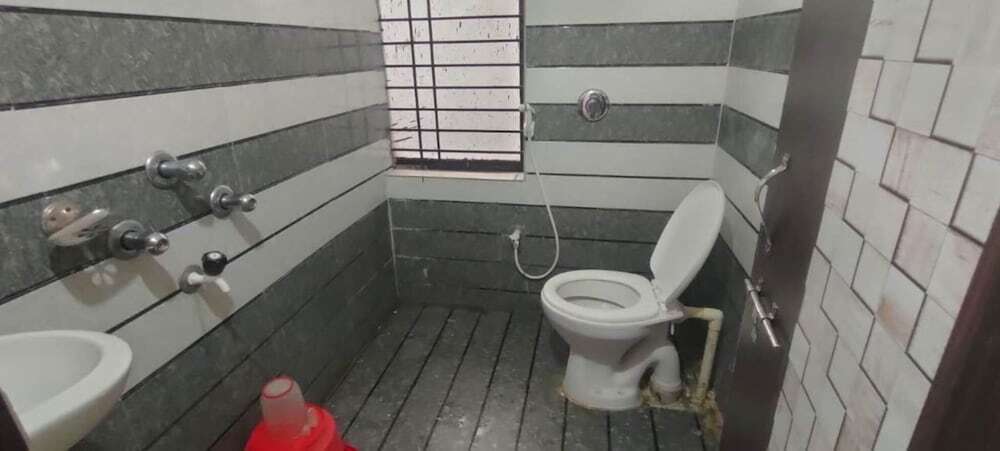 Низамабад: iROOMZ City Lite Lodge