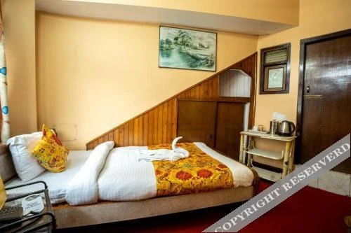 Дарджилинг: Fennel Red Rose 500 Mts from Mall Road
