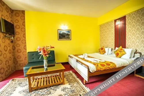 Дарджилинг: Fennel Red Rose 500 Mts from Mall Road