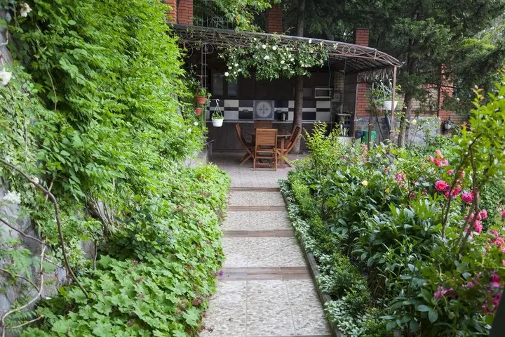 Ялта: Гостевой дом Floral Courtyard
