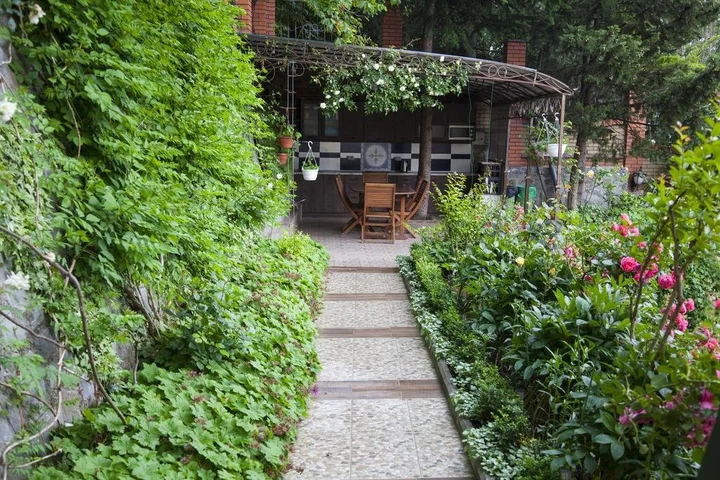 Ялта: Гостевой дом Floral Courtyard