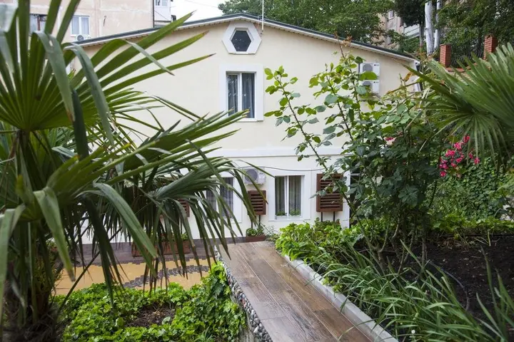 Ялта: Гостевой дом Floral Courtyard
