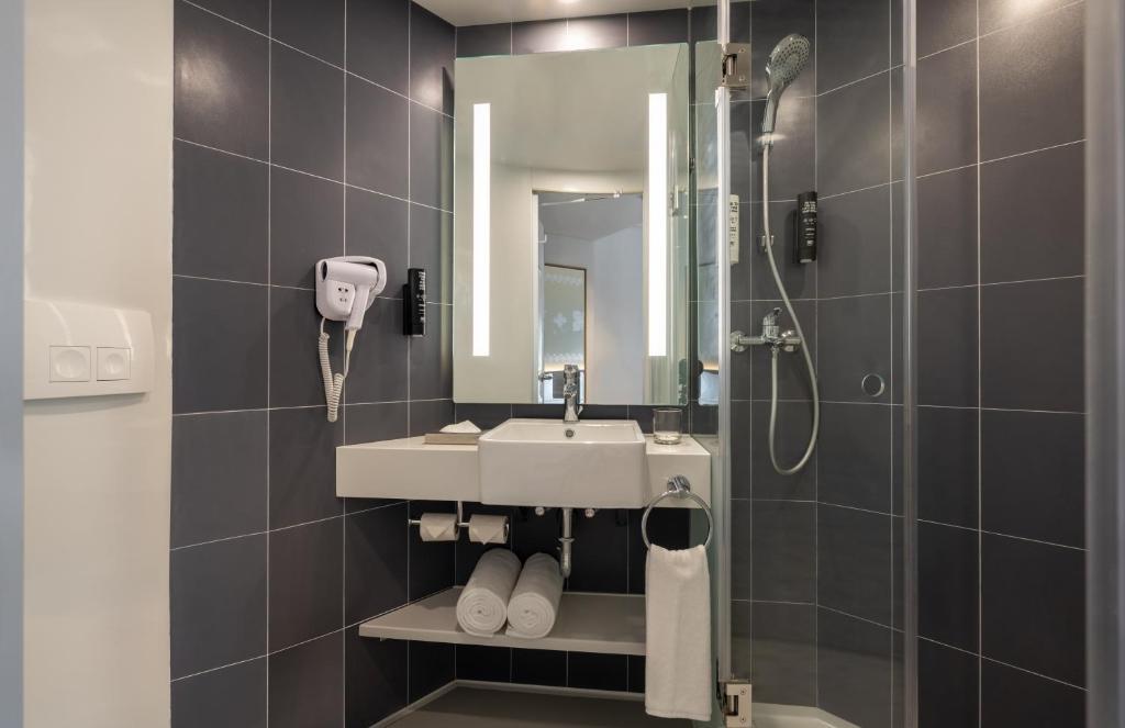 Тхане: Ibis Thane