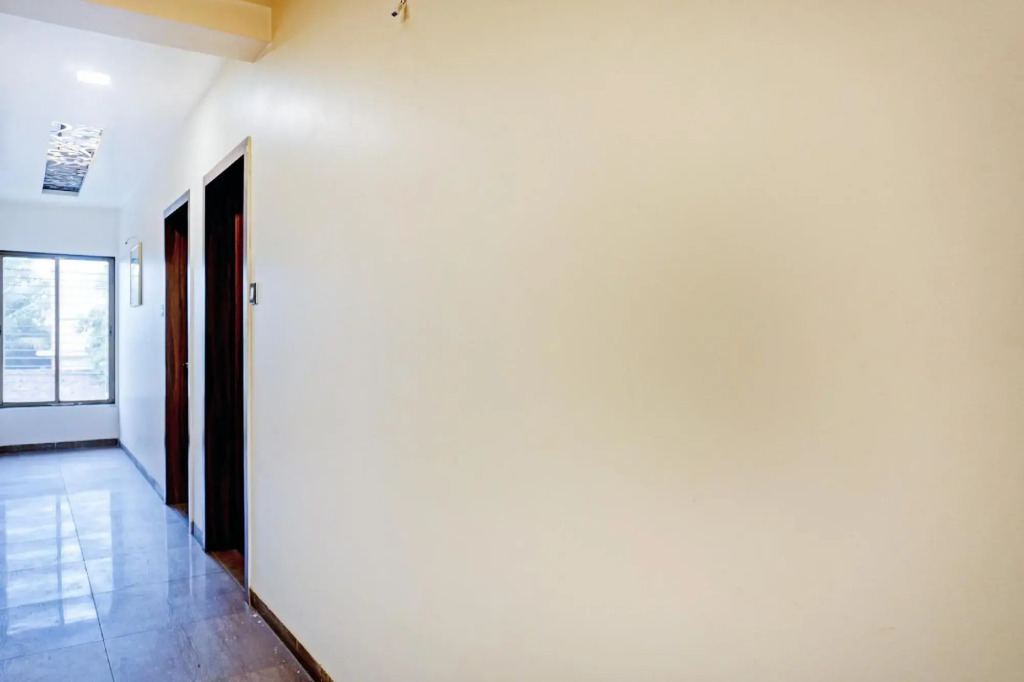 Ахмеднагар: Collection O 82198 Hotel Karishma Palace