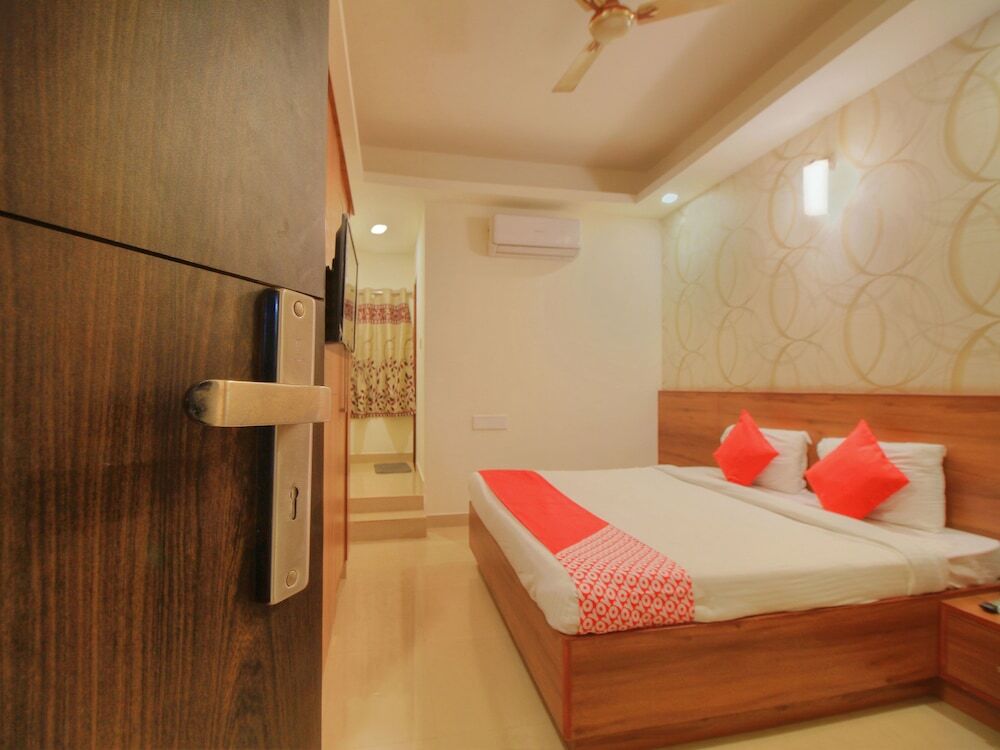 Уллал: Comforts Inn by OYO Rooms