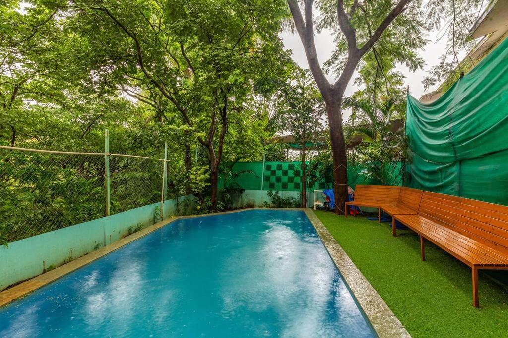 Лонавала: Leisurely Stays Blue chimes Pool 4BHK Lonavla