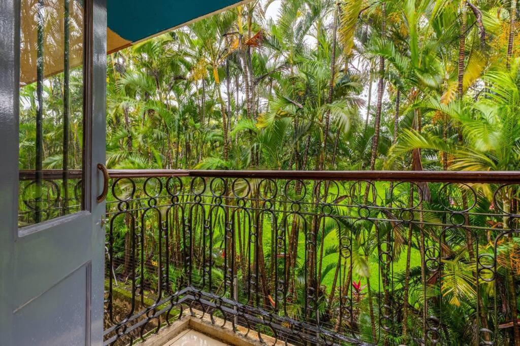 Лонавала: Leisurely Stays Blue chimes Pool 4BHK Lonavla