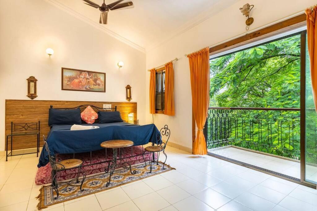Лонавала: Leisurely Stays Blue chimes Pool 4BHK Lonavla