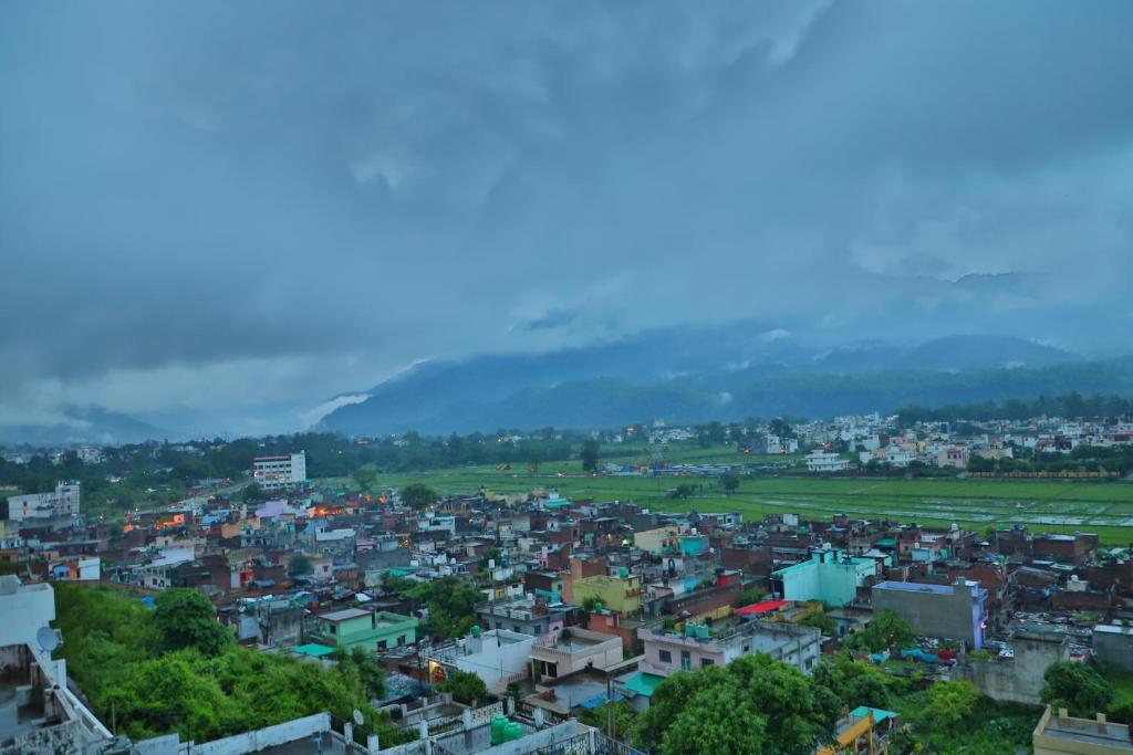 Ришикеш: Best Property Of India, Near to Ganges