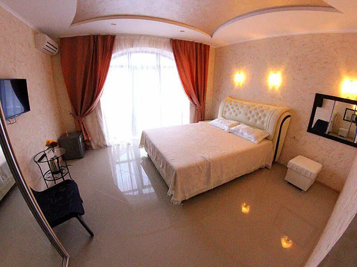 Судак: Golden Plaza