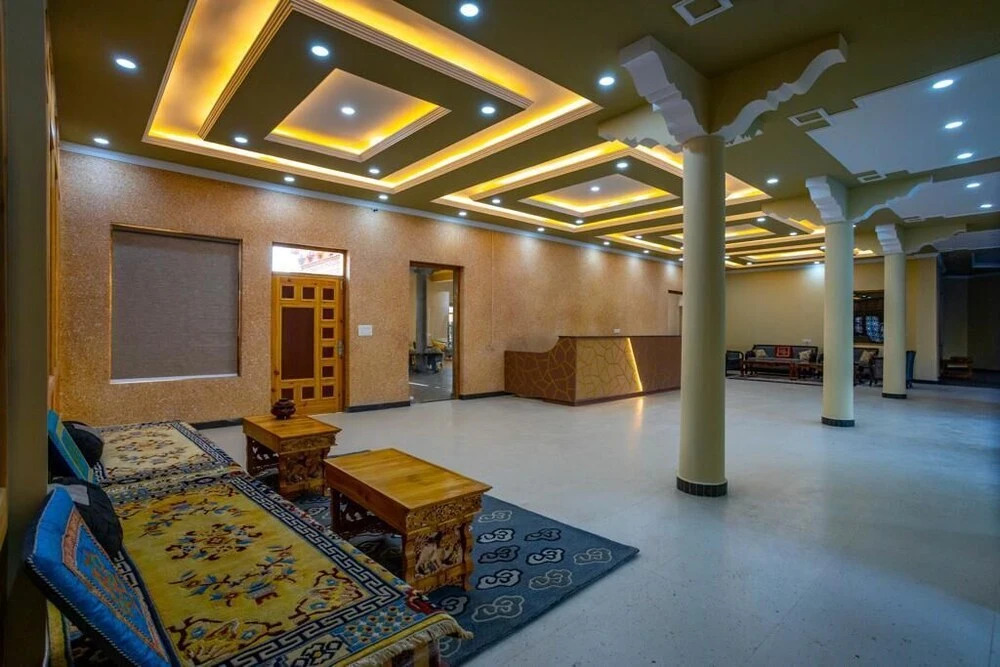 Лех: Hotel Karma Residency