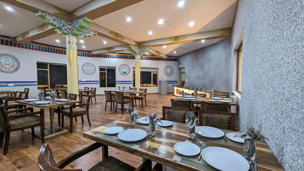 Лех: Hotel Karma Residency