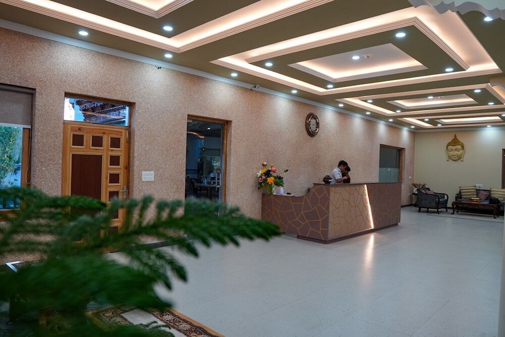 Лех: Hotel Karma Residency