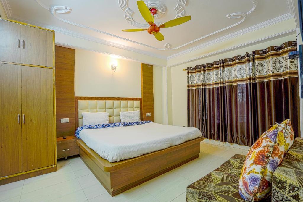 Шимла: Shimla Woods 2BHK by Dumnu Homes