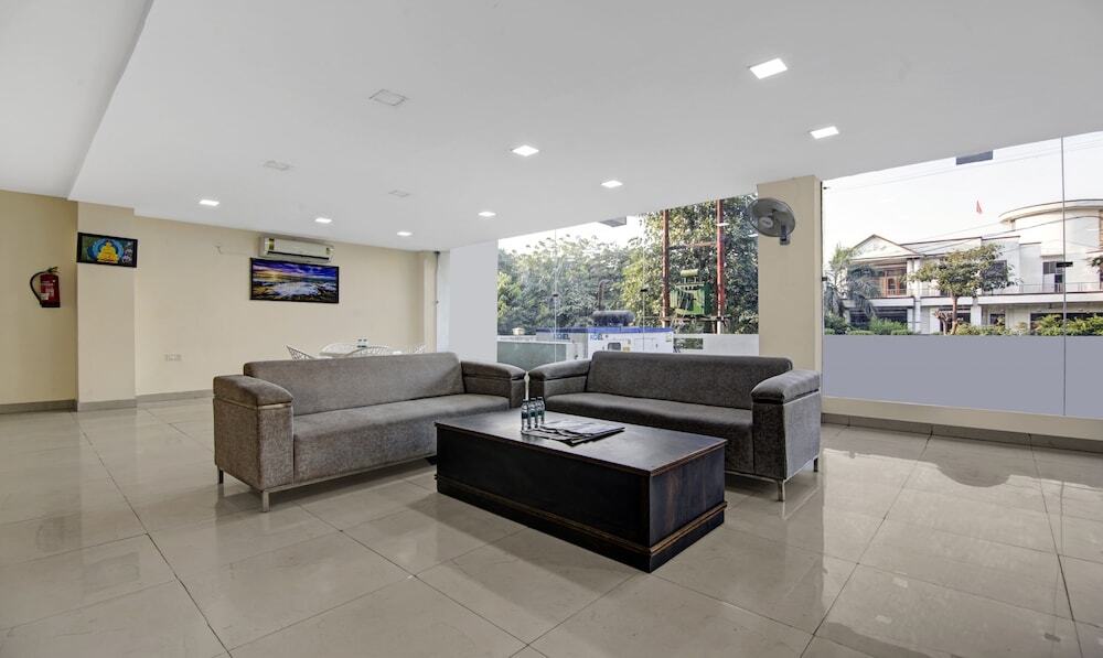 Нойда: OYO Townhouse 80033 Noida Grand