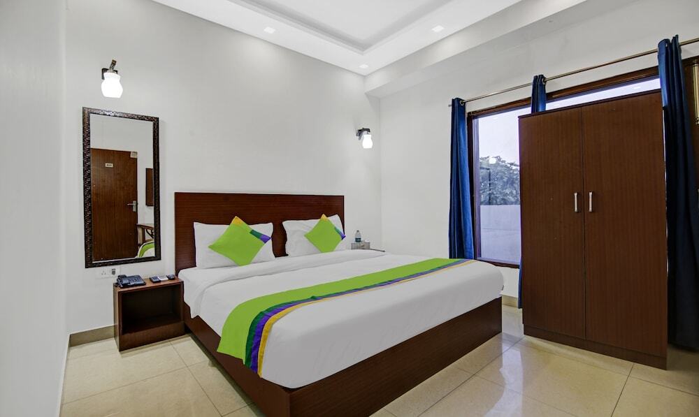 Нойда: OYO Townhouse 80033 Noida Grand