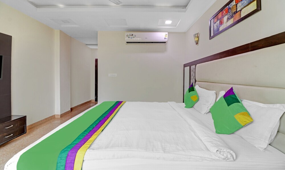 Агра: Treebo Trend Hotel Grand Father