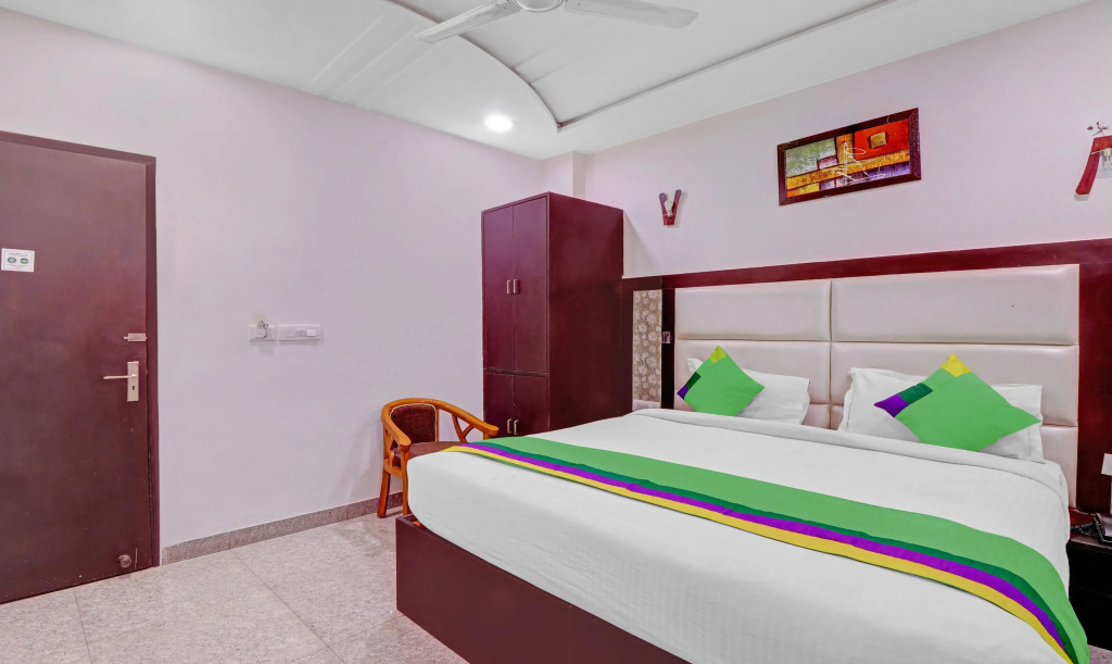 Агра: Treebo Trend Hotel Grand Father