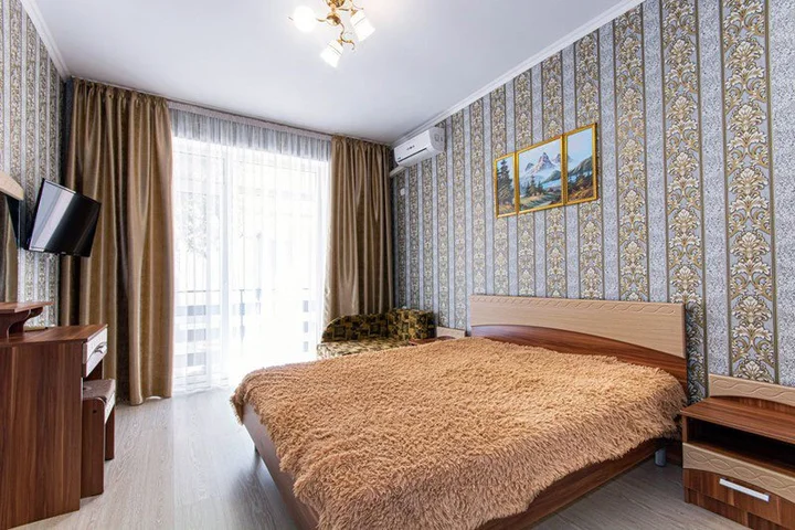 Судак: Guest House Prybrezhnyy
