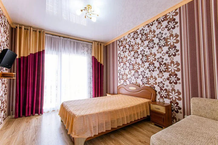 Судак: Guest House Prybrezhnyy