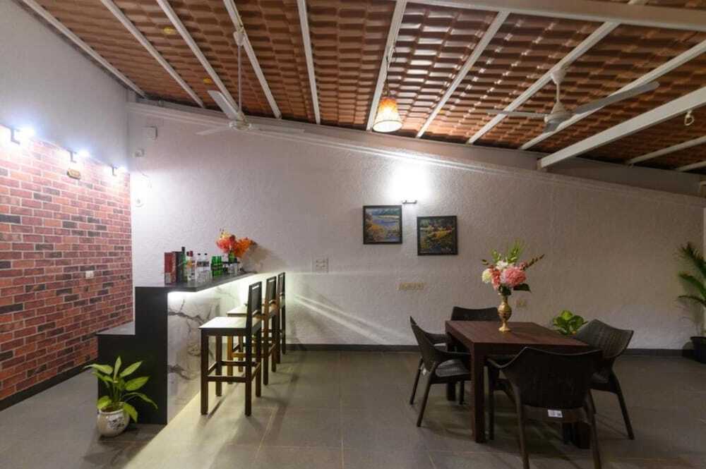 Альто-де-Порворим: Lotus & Orchid Villas by Ramnath Homes