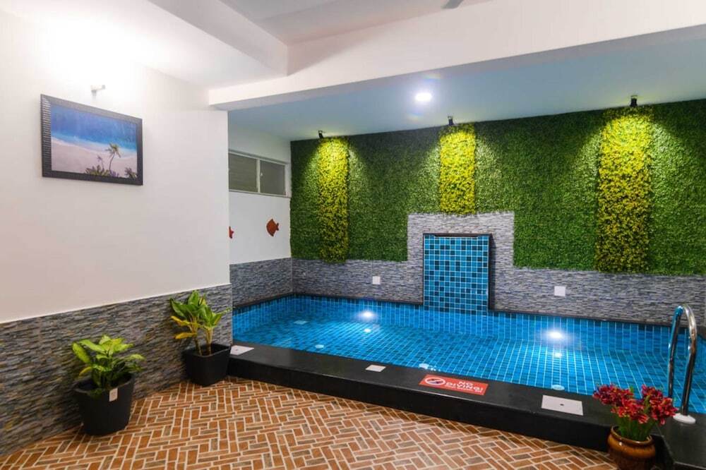 Альто-де-Порворим: Lotus & Orchid Villas by Ramnath Homes