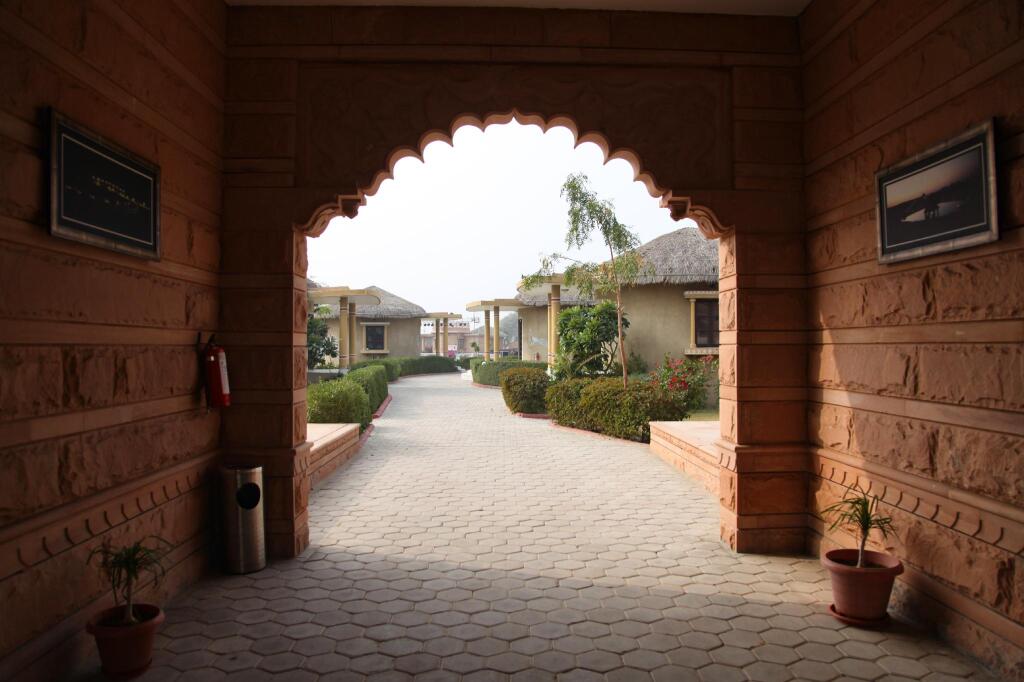 Khiyansaria: Thar Oasis Resort & Camp